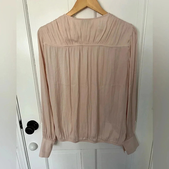 Evereve Silky Light Pink Blouse Size Large - Picture 5 of 5